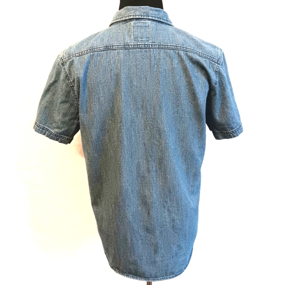 Levi's large cotton denim short sleeve button-down. - Picture 2 of 11